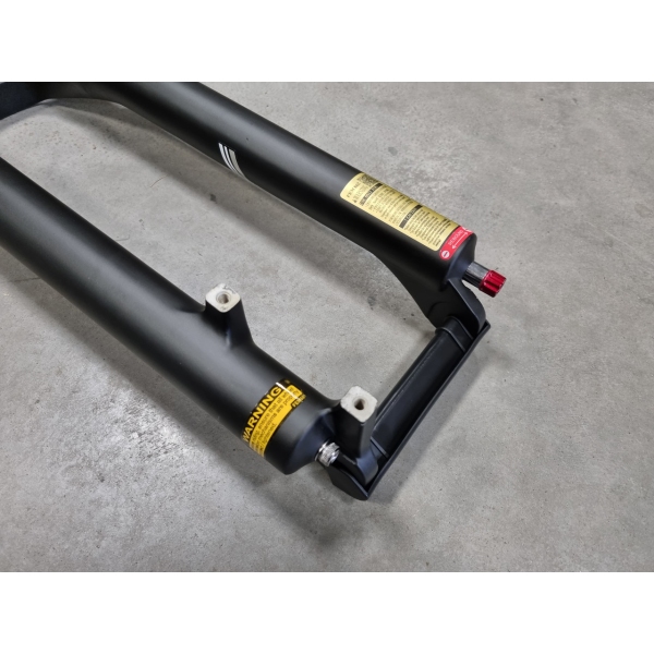 Вилка SUNTOUR XCR-32 RL-R Air 29